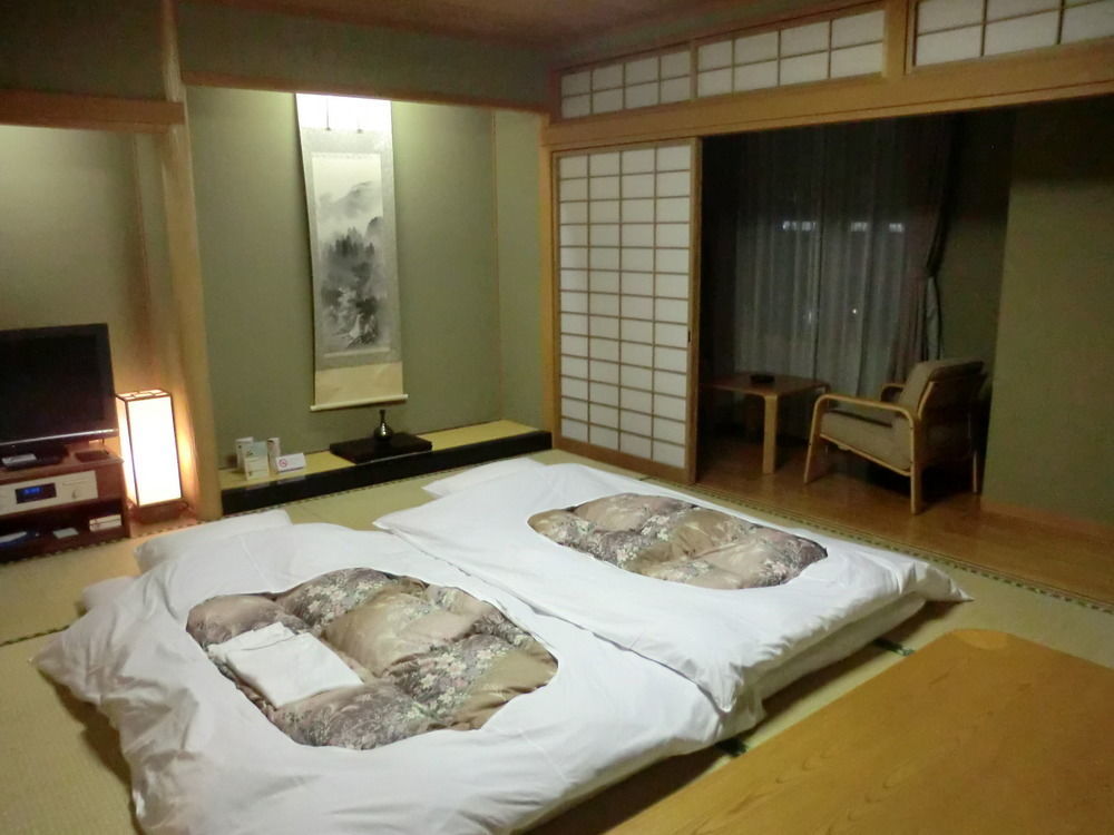 Takarazuka Hotel Экстерьер фото