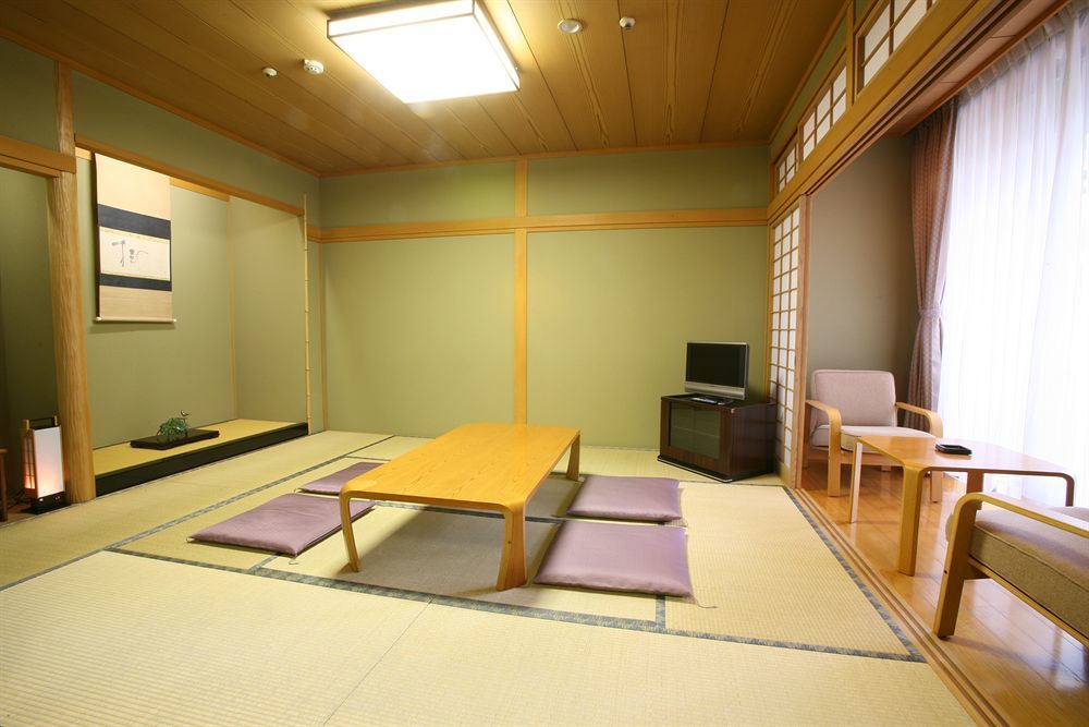 Takarazuka Hotel Экстерьер фото
