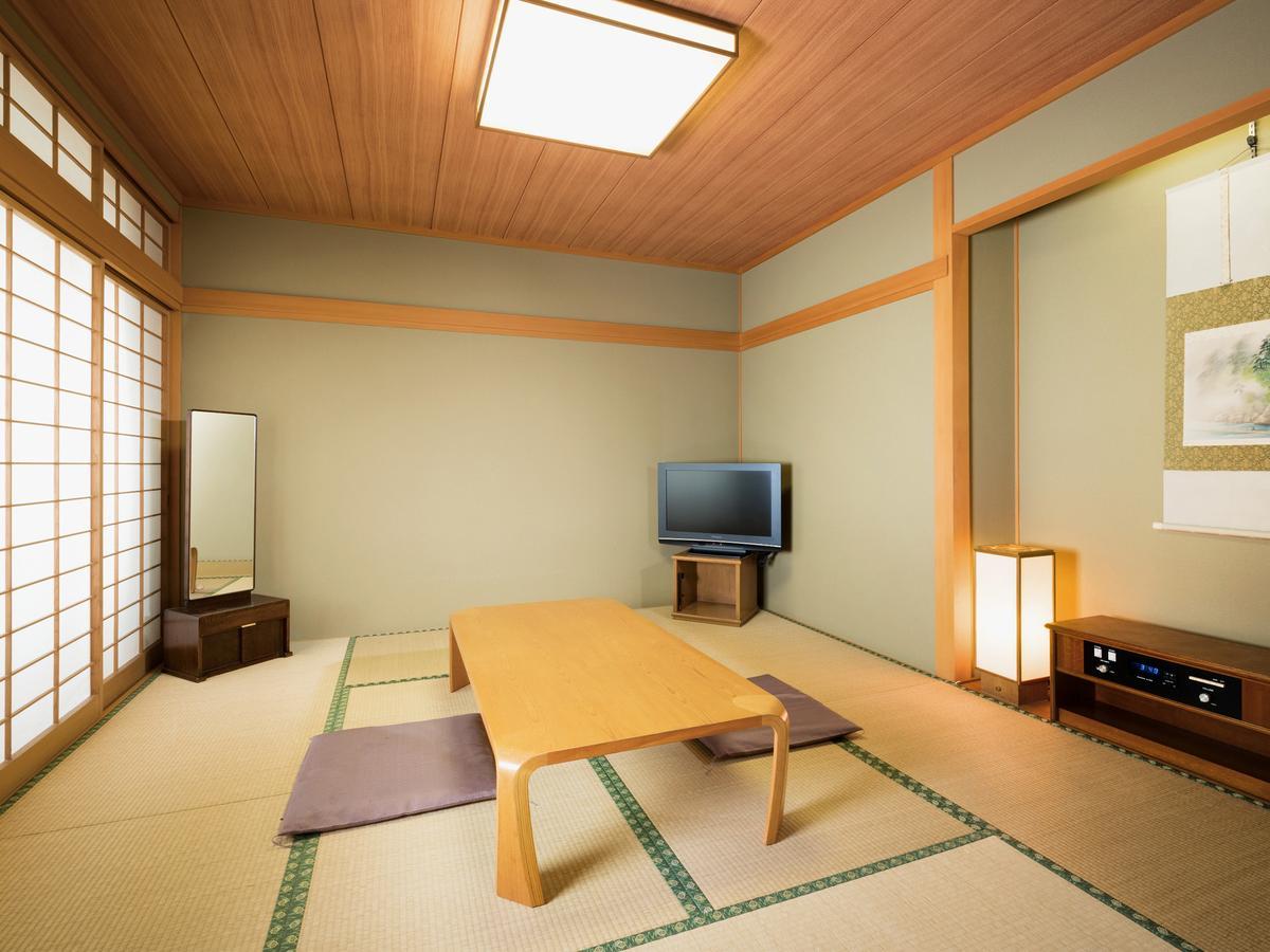 Takarazuka Hotel Экстерьер фото