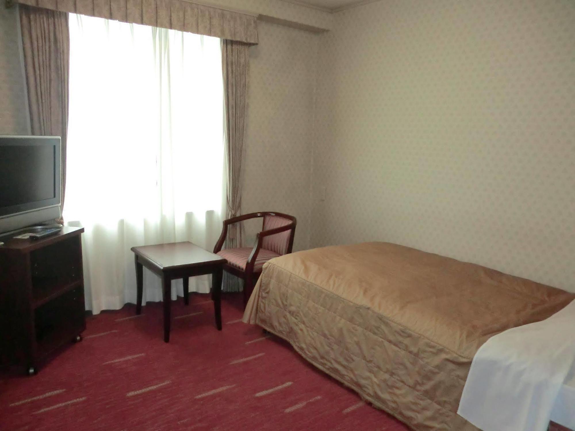 Takarazuka Hotel Экстерьер фото