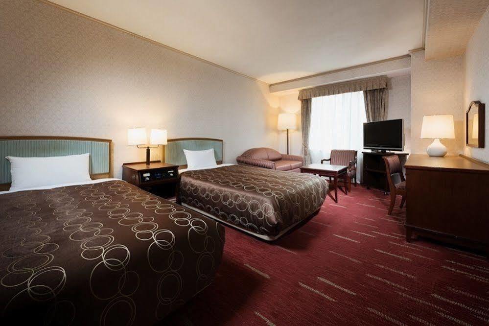 Takarazuka Hotel Экстерьер фото