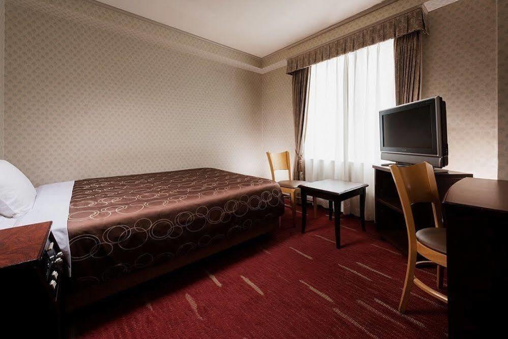 Takarazuka Hotel Экстерьер фото